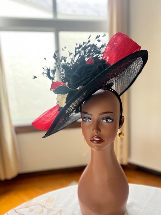 Black sinamay hat Fascinator with fire engine red abaca silk oversized bow main image 4